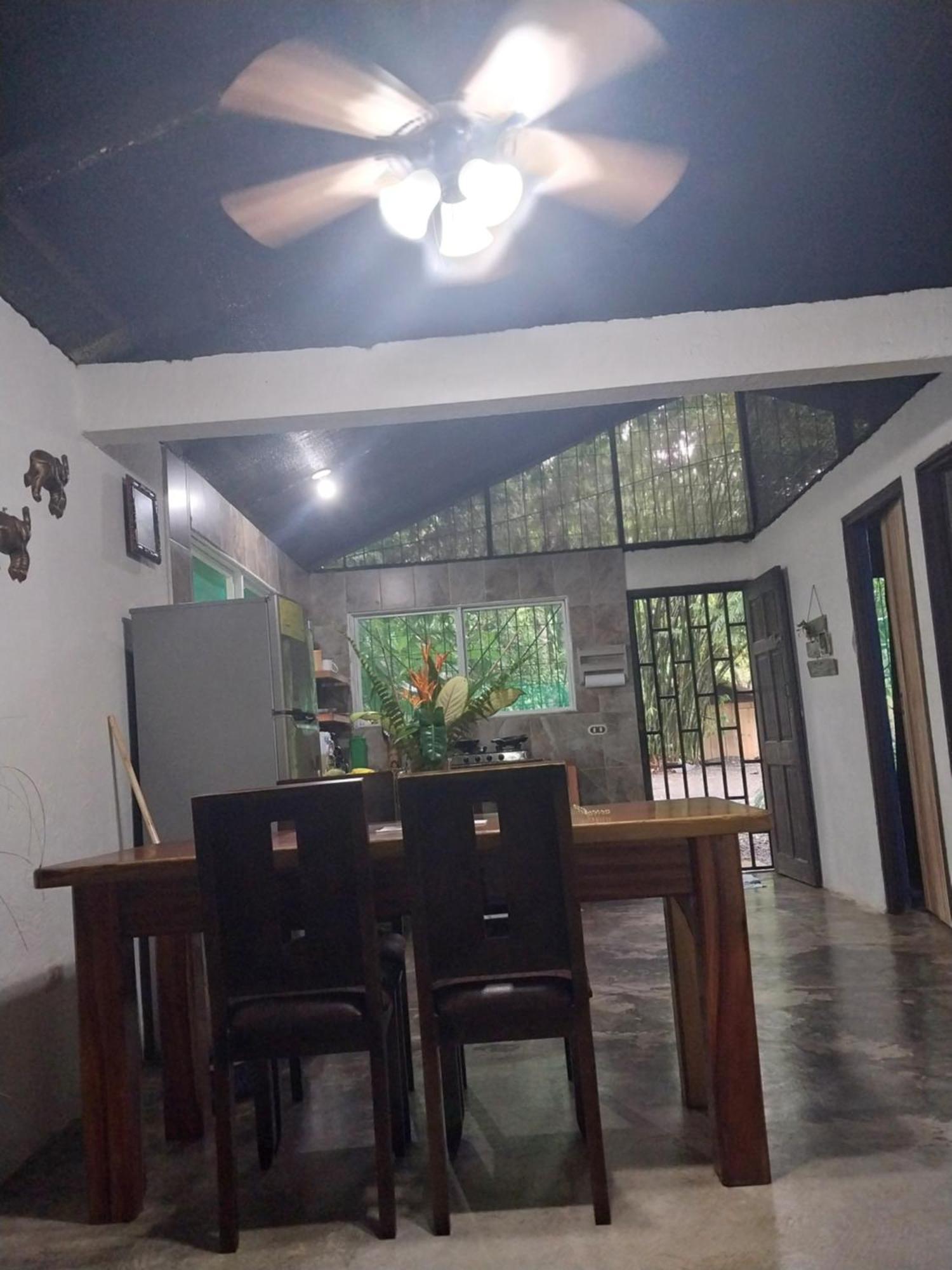 Happy Monkeys Villa ปัวร์โตคิมาเนซ ภายนอก รูปภาพ